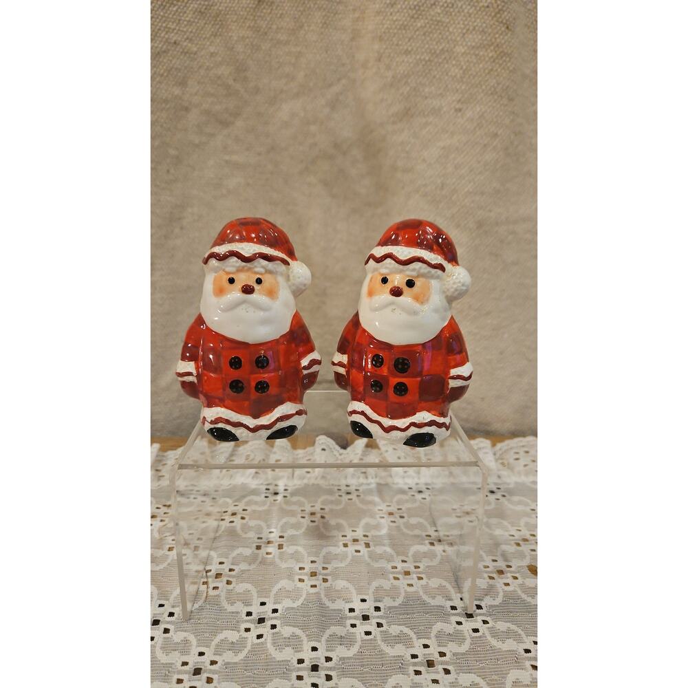 Santa Claus Salt And Pepper Shakers 4"